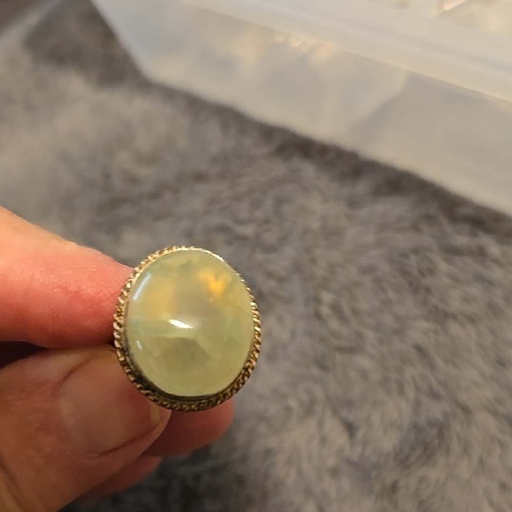 Chic Silver Ring With Green Stone - image 3